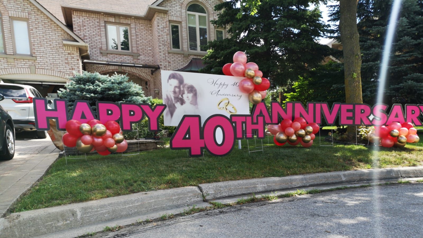 balloon clusters in North York