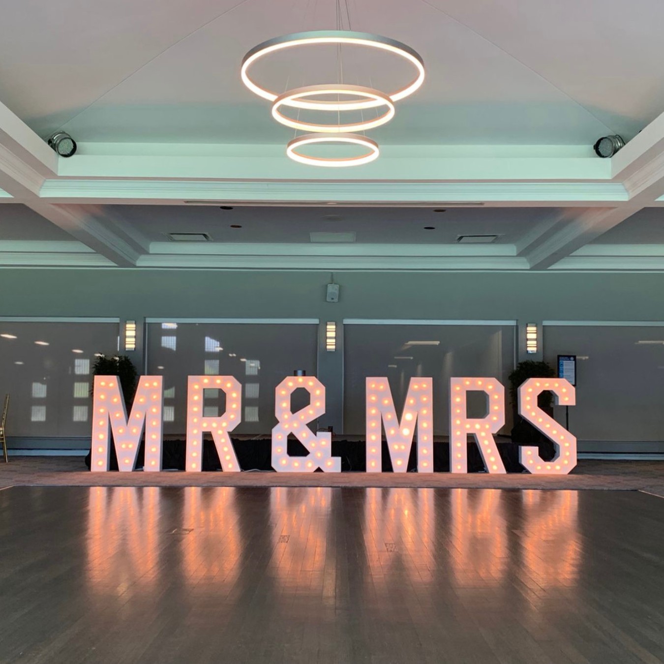 MR and MRS Marquee Letters Rental